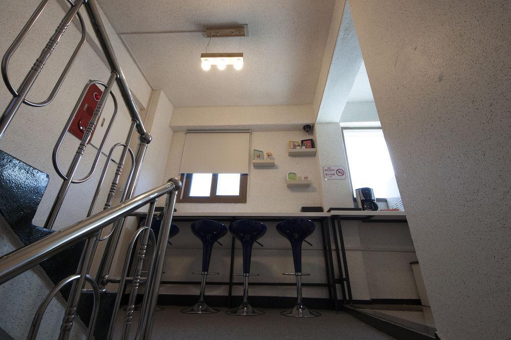 K-Guesthouse Sinchon 2 Seoul Exterior photo