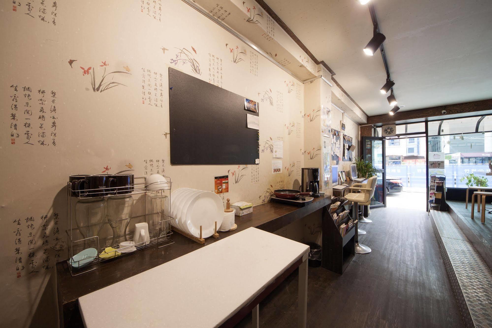 K-Guesthouse Sinchon 2 Seoul Exterior photo