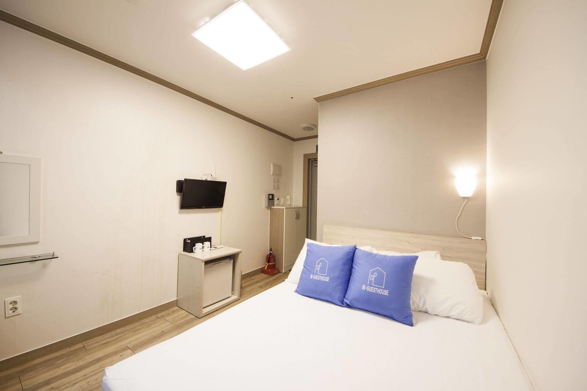 K-Guesthouse Sinchon 2 Seoul Exterior photo