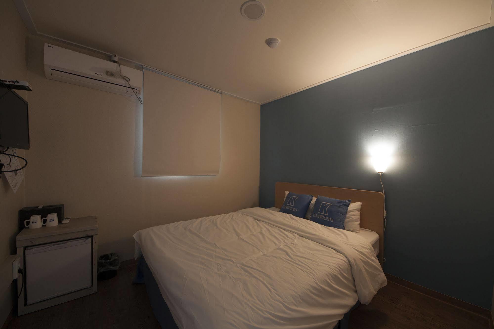 K-Guesthouse Sinchon 2 Seoul Exterior photo